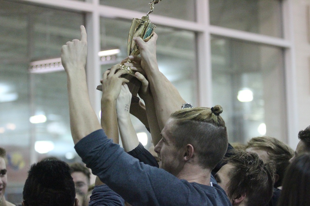 Jamestown boys trophy hoist