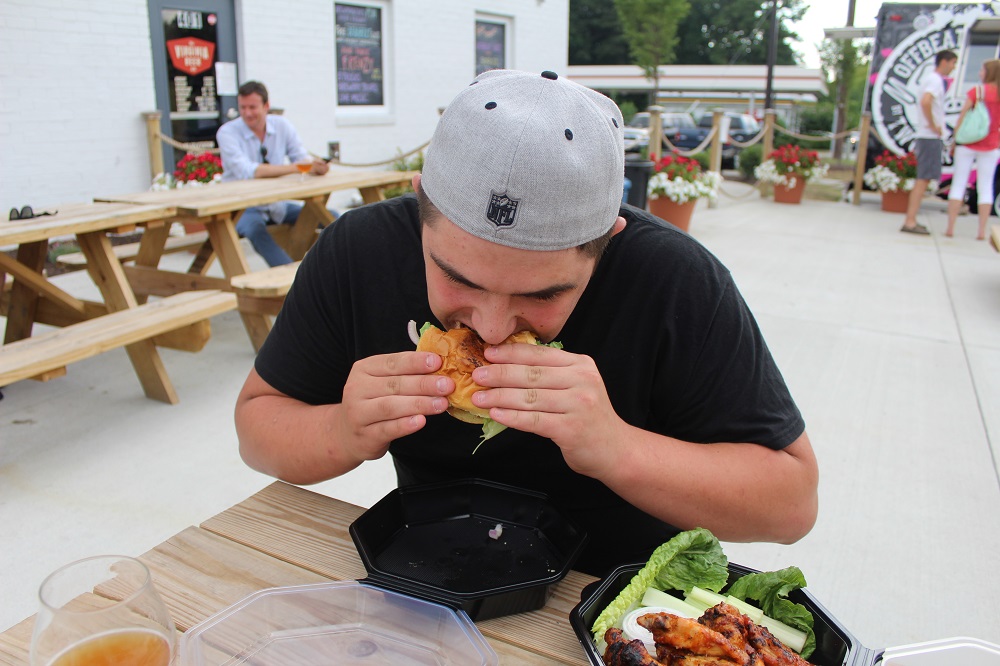 Offbeat Eats Justin Burger 
